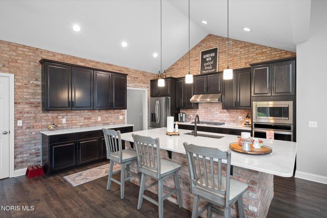 3901 Plumey Road, Northwood, OH 43619
