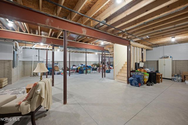 3901 Plumey Road, Northwood, OH 43619