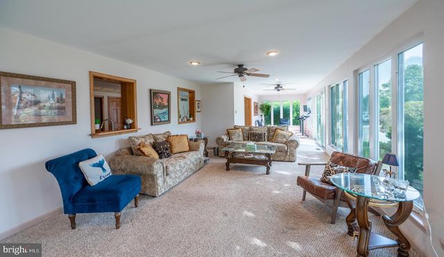 211 CARAVAN DR, Birdsboro, PA 19508