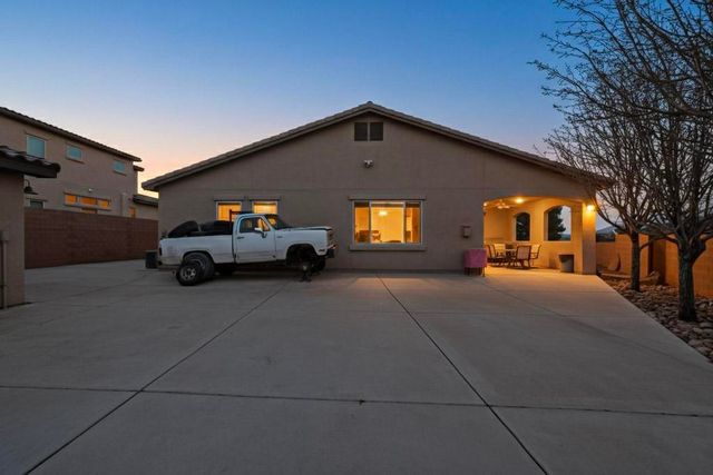 8931 S Sky Street NW, Albuquerque, NM 87114