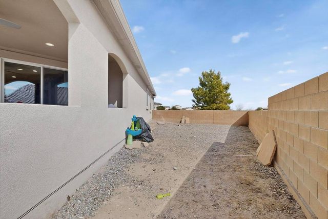 8931 S Sky Street NW, Albuquerque, NM 87114