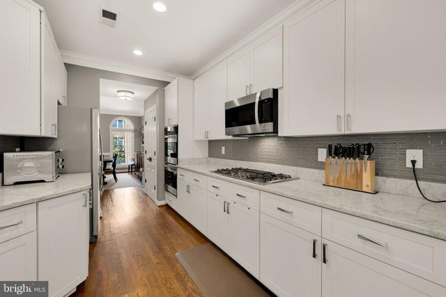 139 REES PL, Falls Church, VA 22046