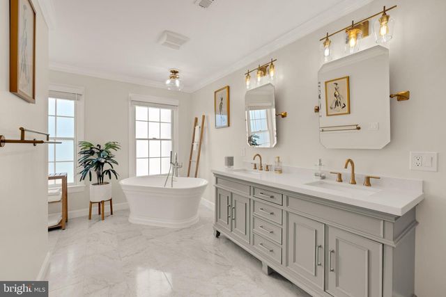 139 REES PL, Falls Church, VA 22046