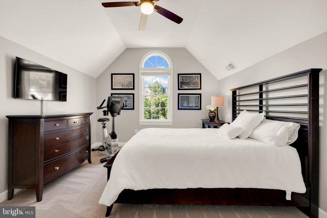 139 REES PL, Falls Church, VA 22046