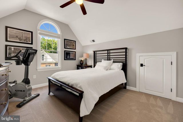 139 REES PL, Falls Church, VA 22046