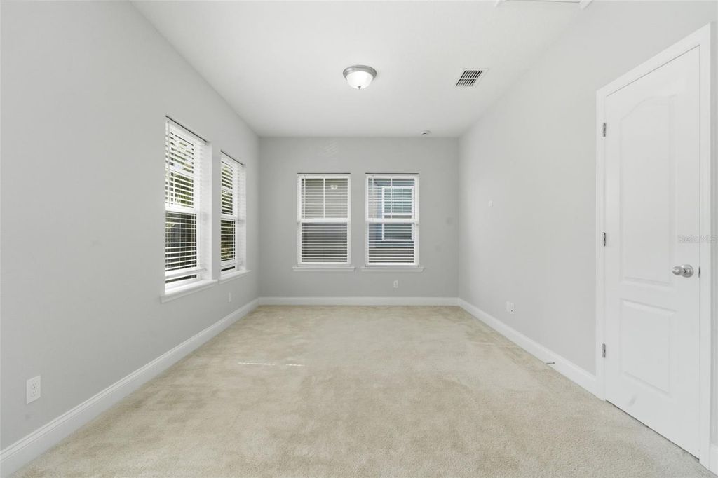 Image 24 of property listing at 13856 ELIOT AVENUE, Orlando, FL 32827