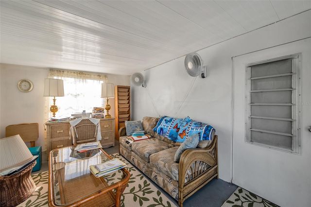 6580 SEMINOLE BOULEVARD 537, Seminole, FL 33772