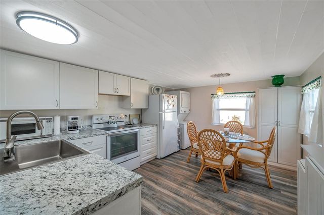 6580 SEMINOLE BOULEVARD 537, Seminole, FL 33772