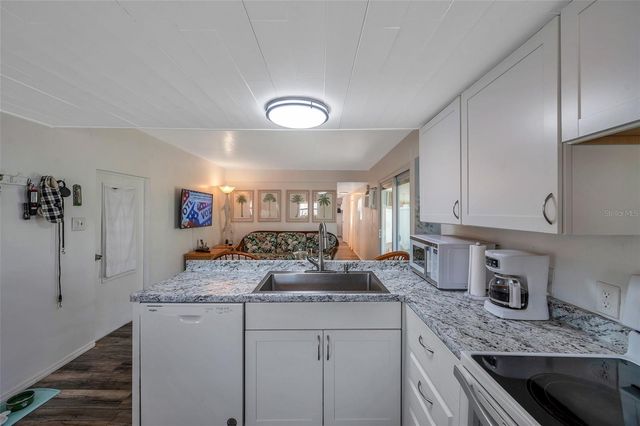 6580 SEMINOLE BOULEVARD 537, Seminole, FL 33772