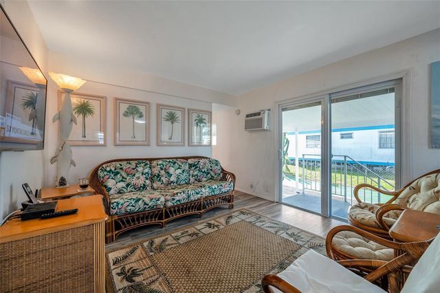 6580 SEMINOLE BOULEVARD 537, Seminole, FL 33772