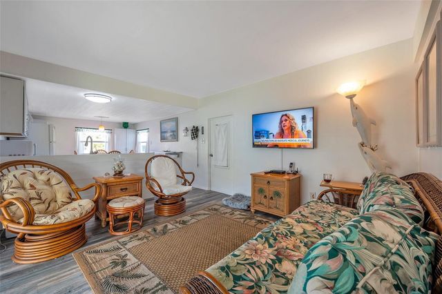 6580 SEMINOLE BOULEVARD 537, Seminole, FL 33772