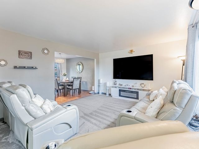 921 N Grace Street, Lombard, IL 60148