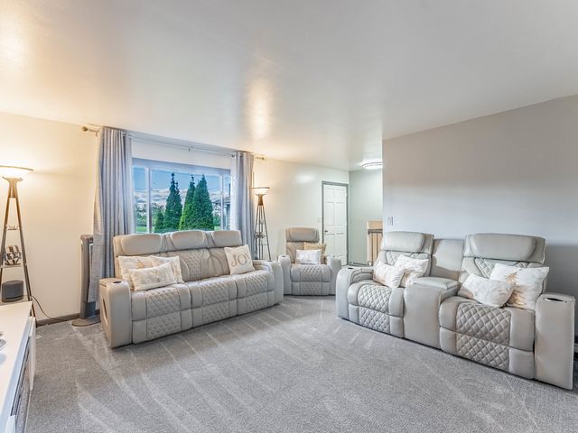 921 N Grace Street, Lombard, IL 60148