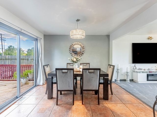 921 N Grace Street, Lombard, IL 60148