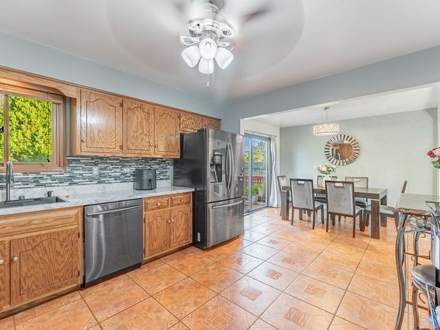 921 N Grace Street, Lombard, IL 60148