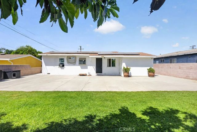 9497 Catawba Ave, Fontana, CA 92335