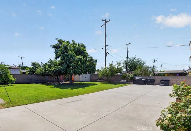9497 Catawba Ave, Fontana, CA 92335