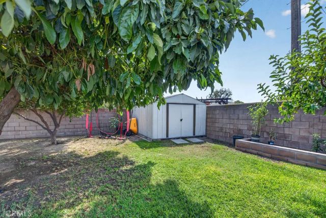 9497 Catawba Ave, Fontana, CA 92335