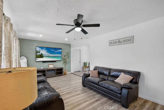9497 Catawba Ave, Fontana, CA 92335