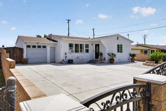 9497 Catawba Ave, Fontana, CA 92335