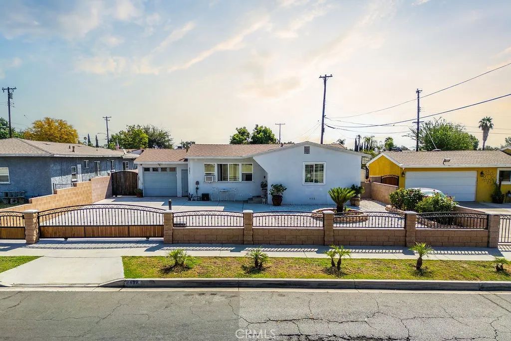 9497 Catawba Ave, Fontana, CA 92335