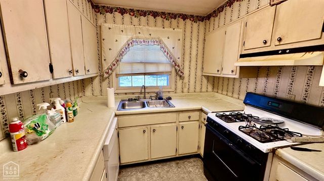 2000 Broadmoor Road, Jonesboro, AR 72401