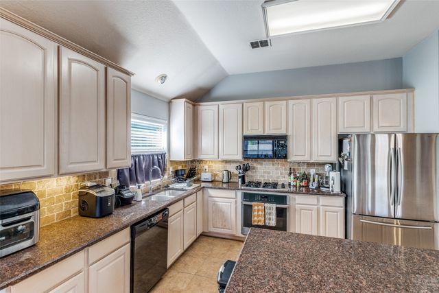 10403 Stone Falls Lane, Frisco, TX 75035