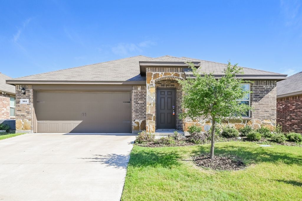 961 Corbitt Lane, Fate, TX 75189