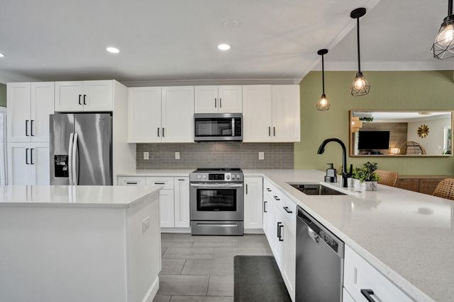 4799 NW 9TH Avenue, Deerfield Beach, FL 33064
