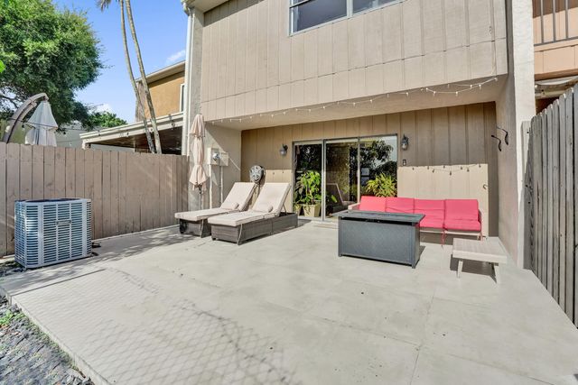 4799 NW 9TH Avenue, Deerfield Beach, FL 33064