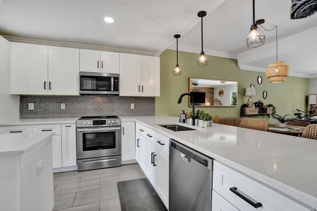 4799 NW 9TH Avenue, Deerfield Beach, FL 33064