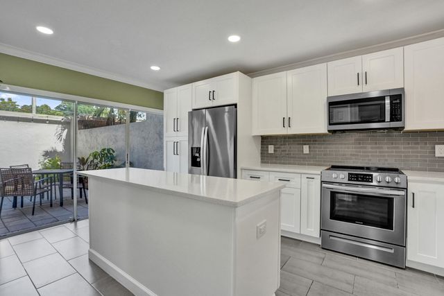 4799 NW 9TH Avenue, Deerfield Beach, FL 33064
