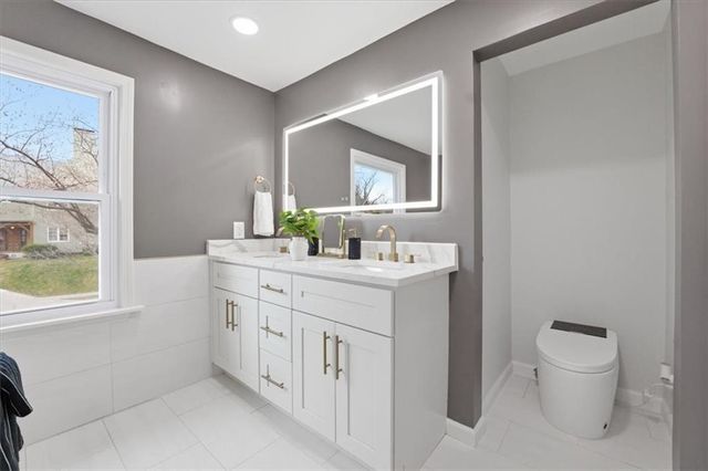 39 W 70th Terrace, Kansas City, MO 64113