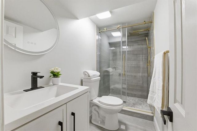 39 W 70th Terrace, Kansas City, MO 64113