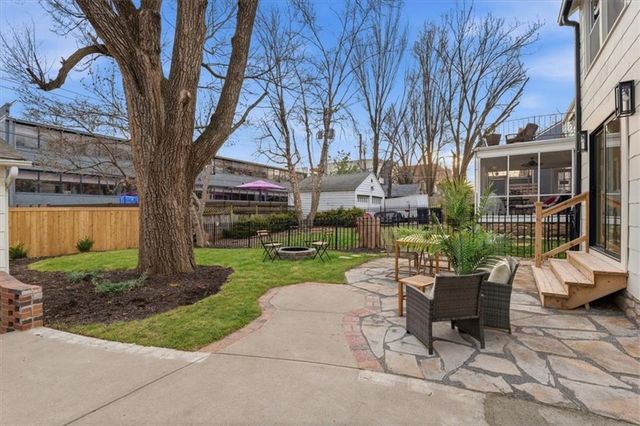 39 W 70th Terrace, Kansas City, MO 64113