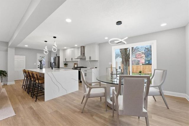 39 W 70th Terrace, Kansas City, MO 64113