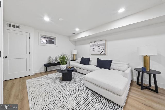 609 HARVARD ST NW, Washington, DC 20001