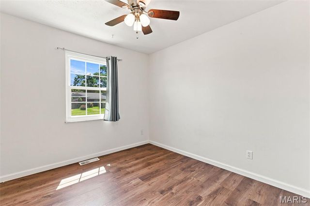 2263 McKelvey Road, Maryland Heights, MO 63043