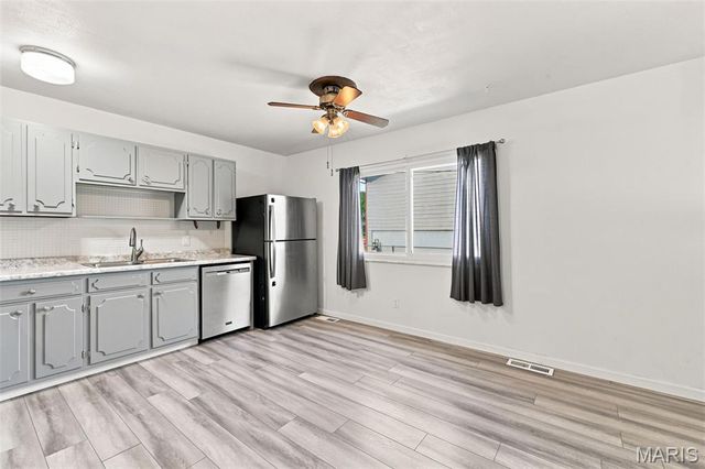2263 McKelvey Road, Maryland Heights, MO 63043
