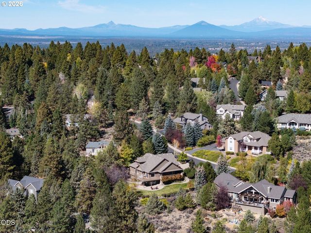 1154 Nw REDFIELD Cir, Bend, OR 97703