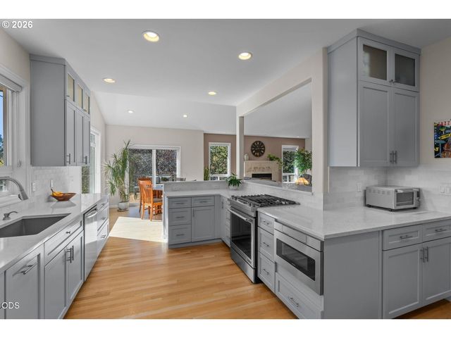 1154 Nw REDFIELD Cir, Bend, OR 97703
