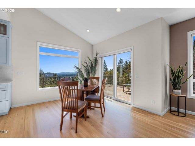 1154 Nw REDFIELD Cir, Bend, OR 97703
