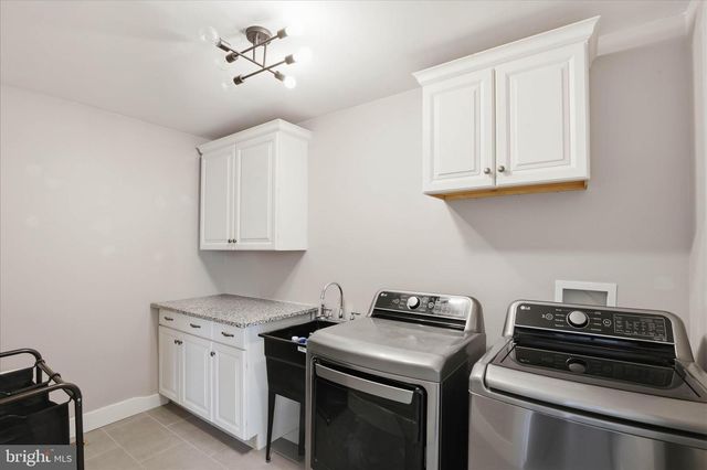 339 BOWYER LN, Lititz, PA 17543
