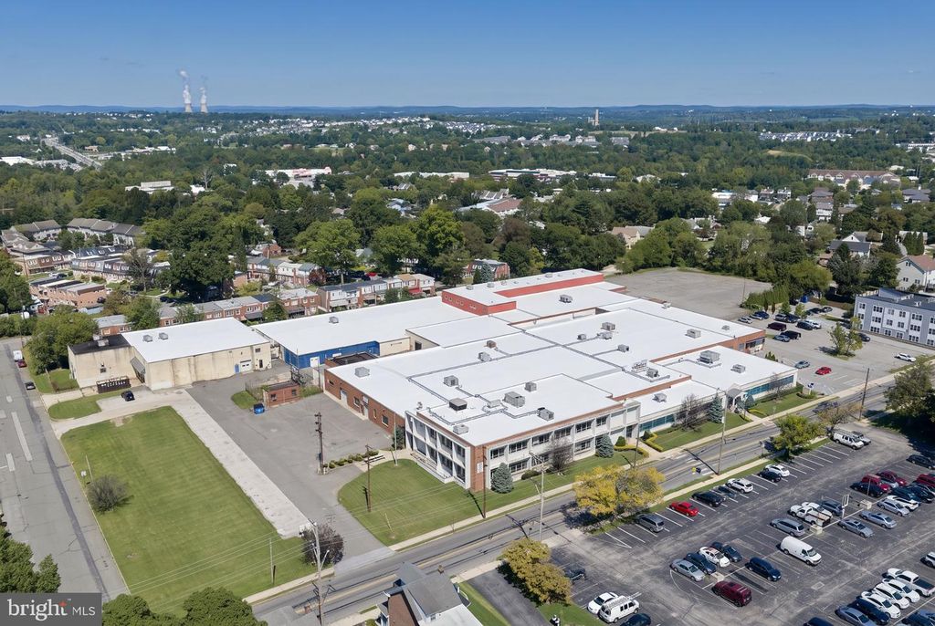 1041 W BRIDGE ST, Phoenixville, PA 19460 — exterior