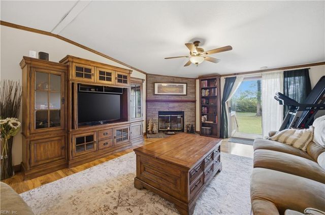 100 Longhorn DR, Moyock, NC 27958