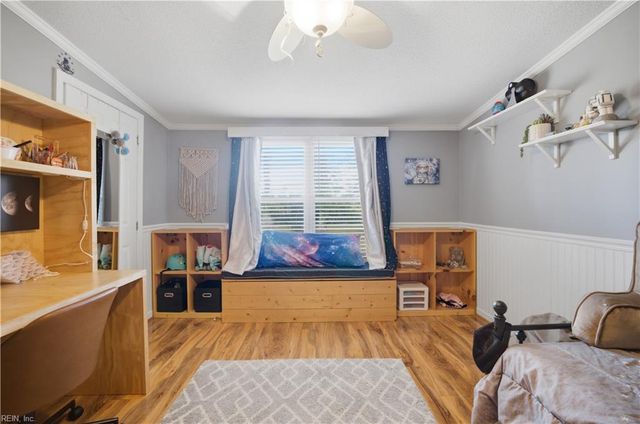 100 Longhorn DR, Moyock, NC 27958