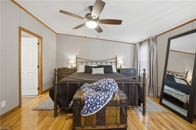 100 Longhorn DR, Moyock, NC 27958