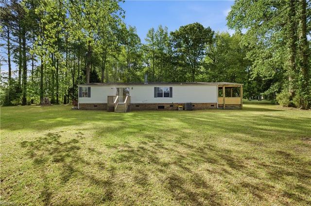 100 Longhorn DR, Moyock, NC 27958