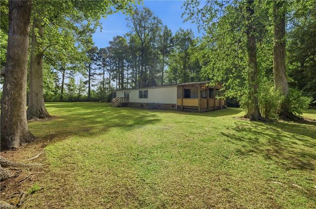 100 Longhorn DR, Moyock, NC 27958