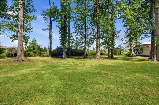 100 Longhorn DR, Moyock, NC 27958